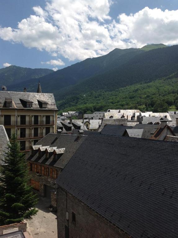 Hostal Nau Pradets Vielha e Mijaran Buitenkant foto